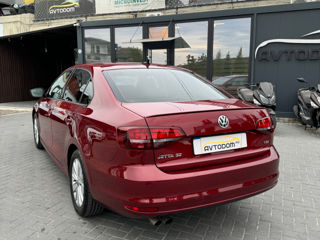 Volkswagen Jetta foto 4