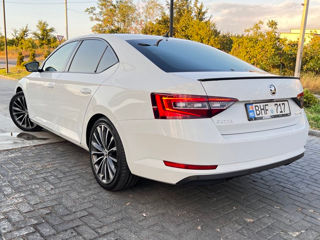 Skoda Superb foto 4