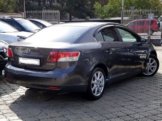 Toyota Avensis foto 3