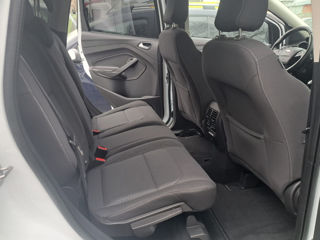 Ford Kuga foto 8