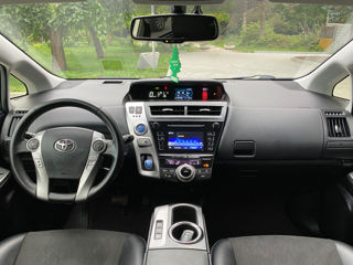 Toyota Prius + foto 9