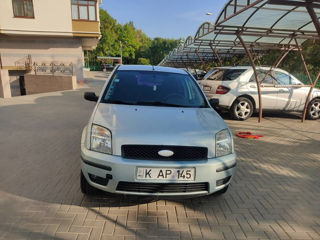 Ford Fusion foto 1