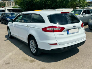 Ford Mondeo foto 8