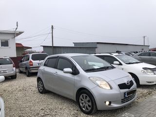 Toyota Yaris foto 1