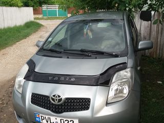 Toyota Yaris foto 2