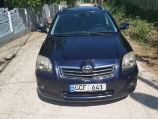 Toyota Avensis foto 4