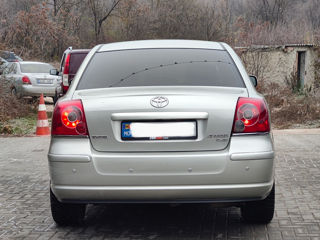 Toyota Avensis foto 5