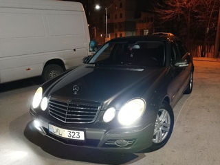 Mercedes E-Class foto 8