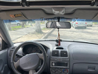 Hyundai Accent foto 4