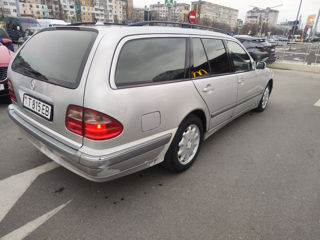 Mercedes E-Class foto 4