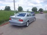 BMW 5 Series foto 4