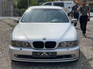 BMW 5 Series foto 2