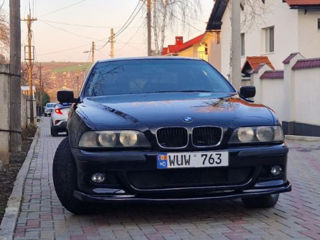 BMW 5 Series foto 3