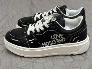 Ghete originale Moschino фото 1