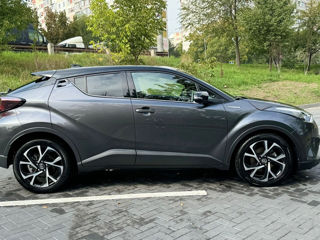 Toyota C-HR foto 4