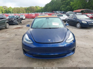 Tesla Model 3 foto 2