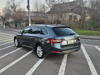 Skoda Superb foto 3