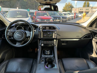 Jaguar F-PACE foto 8