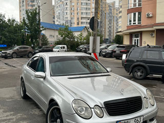 Mercedes E-Class foto 5