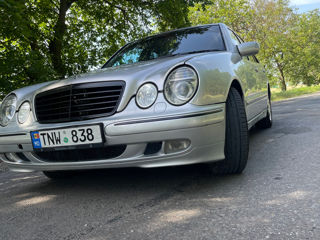 Mercedes E-Class фото 3