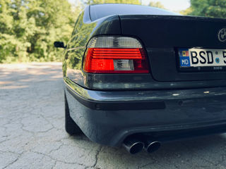 BMW 5 Series foto 7