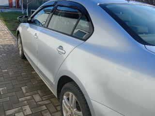 Volkswagen Jetta foto 4