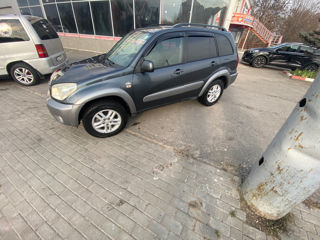 Toyota Rav 4 foto 1