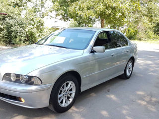 BMW 5 Series foto 2