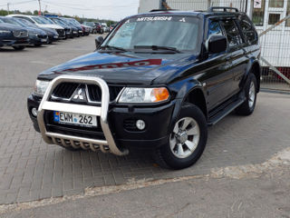 Mitsubishi Pajero foto 1