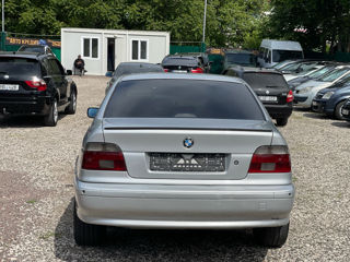 BMW 5 Series foto 4