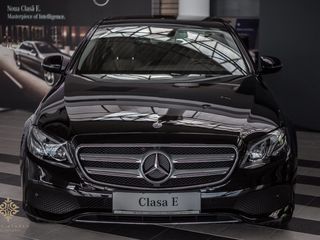Mercedes-benz alb/negru, chirie auto Nunta foto 7