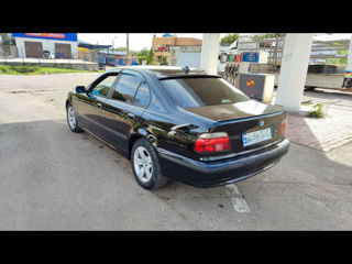 BMW 5 Series foto 4