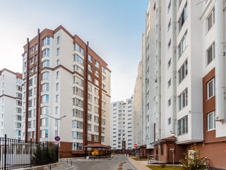 Apartament cu 3 camere, 77 m², Buiucani, Chișinău foto 3
