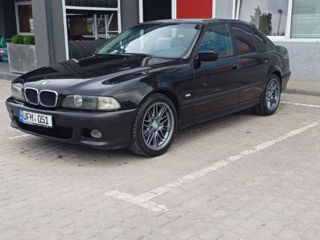 BMW 5 Series foto 3