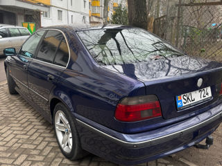 BMW 5 Series foto 3