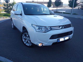 Mitsubishi Outlander foto 2