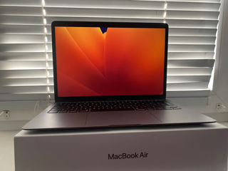 Срочно продам MacBook AIR m1