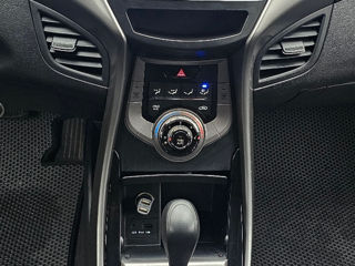 Hyundai Elantra foto 6