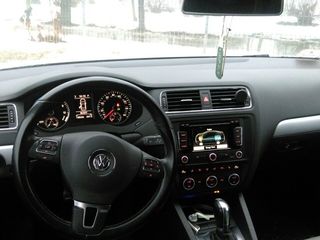 Volkswagen Jetta foto 7