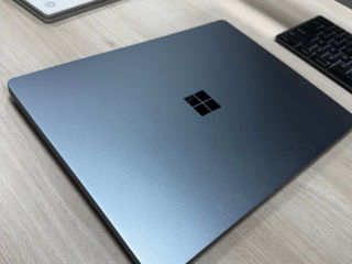 Surface laptop GO foto 2