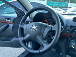 Toyota Avensis foto 11