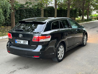 Toyota Avensis foto 4