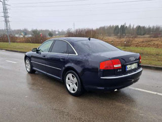 Audi A8 D3 foto 2