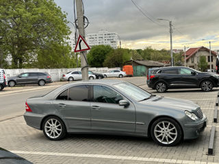 Mercedes C-Class foto 9