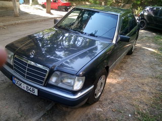 Mercedes Series (W124) foto 3