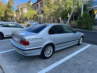 BMW 5 Series foto 6