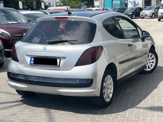 Peugeot 207 foto 3