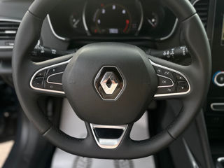 Renault Megane фото 9