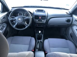 Nissan Almera foto 7