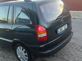 Opel Zafira foto 4